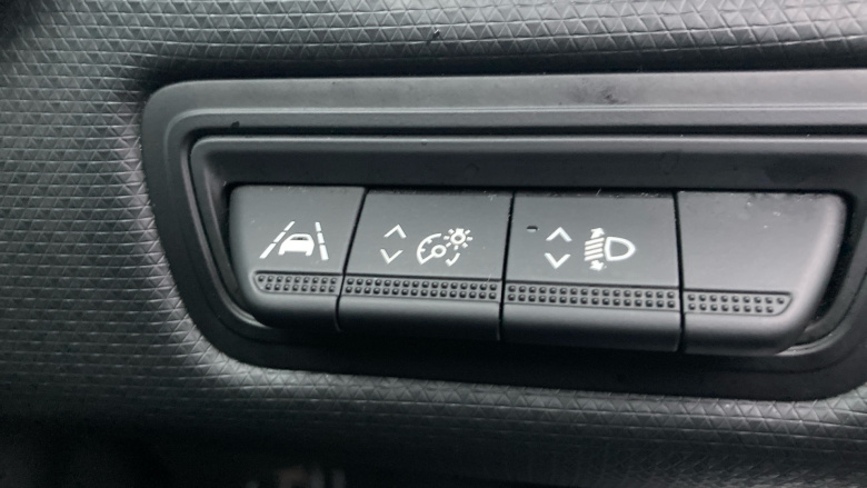 Renault Clio 1.0 TCe 100 Play 5dr Petrol Hatchback